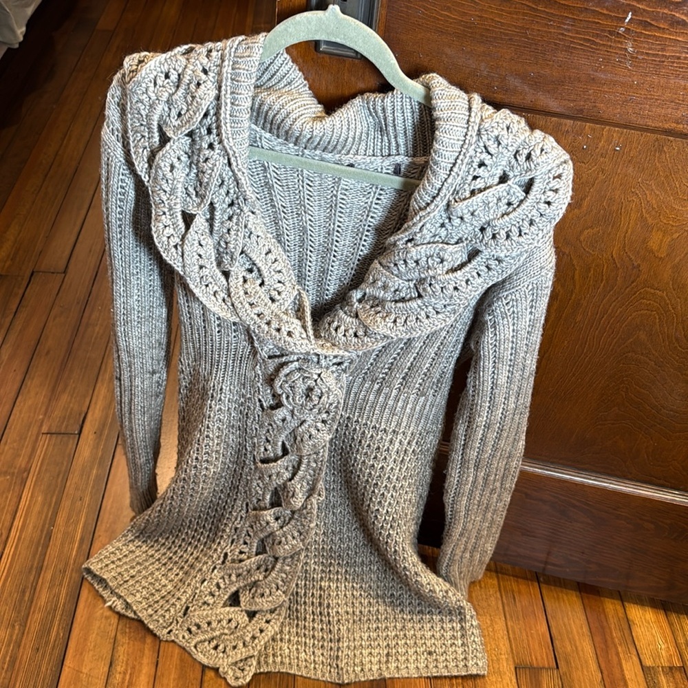 Vintage longline sweater with rosette